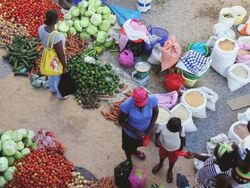 WS HA Shot over Vendors and customers at African street market in Assomada / Santiago, Cape Verde Stock Footage