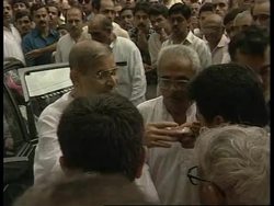 PHILIPPINES/INDIA: SPIRITUAL LEADER PRESENTED WITH COVETED AWARD News Clip