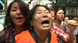 Tibetan exile who set himself on fire dies, Hu's arrival, protest News Clip