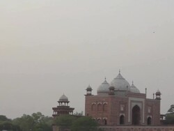WS PAN Taj Mahal at Dusk / Agra, India Stock Footage