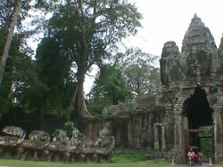 Angkor Wat tom gate Stock Footage