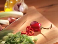 cut chives.corte de puerros Stock Footage