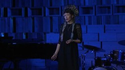 Uldus Bakhtiozina: Wry photos that turn stereotypes upside down Instructional Video