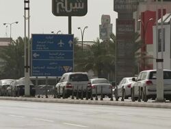 MS Heaviest traffic going on road / Doha, Qatar Stock Footage
