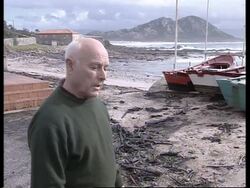 Oil keeps tarring coast despite efforts to contain slicks News Clip