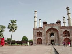 LS Tomb of Akbar on the grounds of Sikandra/ Agra, Uttar Pradesh, India Stock Footage