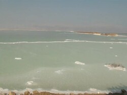WS Dead Sea shore with salt deposits / Ein Gedi, Mechoz haDarom, Israel Stock Footage