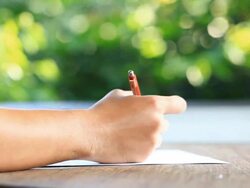 HD:Hand that is used pencil on paper. Stock Footage