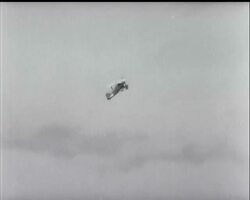 90,000 SEE AIR PAGEANT STUNTS News Clip