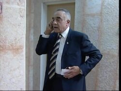 WRAP Arafat at compound, Arafat's wife, MidEast reax News Clip