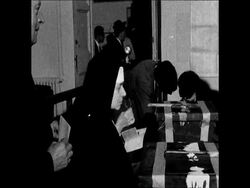 SYND 19 5 68 ITALIAN PRESIDENT SARAGAT VOTING AT GENERAL ELECTIONS IN ROME Instructional Video