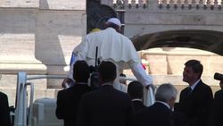 Pope Francis lets teenager try out the swivel chair in his open-top Mercedes Instructional Video