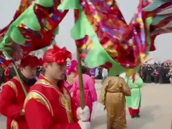 WS PAN People performing dragon dance and folk art at temple fair to celebrate Chinese spring festival AUDIO / xi'an, shaanxi, china Stock Footage