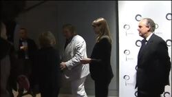 Carla Bruni-Sarkozy ducks pregnancy rumour Instructional Video