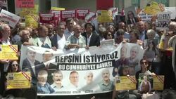 Protest at court hearing of detained journalists Instructional Video