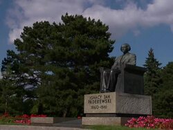 WS Statue Paderewski Stock Footage