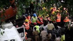 VOICED : Sube balance de muertos en Bombay News Clip