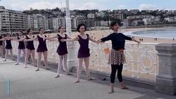 CLEAN : La masiva muestra de ballet al aire libre en Espana News Clip