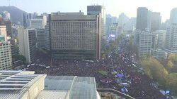 VOICED : Miles de personas exigen dimision de presidenta en Corea del Sur News Clip