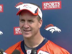 Peyton Manning on up tempo Denver Broncos offense Stock Footage
