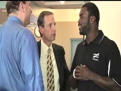 Philadelphia Eagles quarterback Michael Vick says he hopes Plaxico Burress uses him as an example in his return to the NFL.  Burress, a former New York Giants receiver, spent nearly two years in prison for a gun charge and was released Monday. (June 8) News Clip