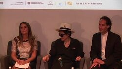 VOICED : Yoko Ono esparce semillas de paz en Mexico News Clip