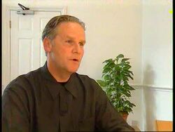 UK: LONDON: MEN'S FASHION WEEK KICKS OFF Instructional Video