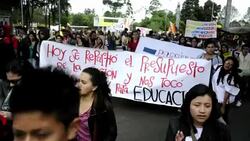 VOICED : Marchas apoyan a campesinos News Clip