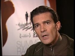 Antonio Banderas presents his second feature film News Clip