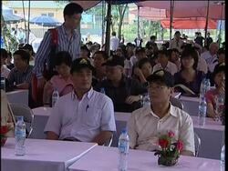 Maggie Q opens park for rescued bears News Clip