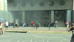 CLEAN : Protesters destroy part of Supreme Court in Venezuela News Clip