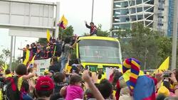 CLEAN : World Cup: Thousands welcome home Colombias heroes News Clip