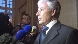 CLEAN : Bottles of acid thrown at French police in Nantes after clashes News Clip