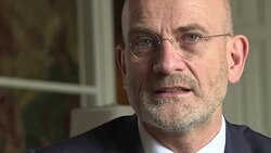 VOICED : El mitico Hotel de Crillon reabre sus puertas en Paris News Clip