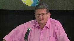 VOICED : A dias de firmar la paz paramilitarismo inquieta a las FARC News Clip