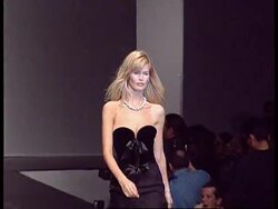 France - Valentino Fashion Show Instructional Video