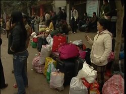 Migrants workers return to big cities for work after holiday News Clip