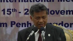 Leaders urge China to start talks over islands, police scuffle with protesters News Clip