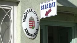 CLEAN : Hungarian govt: fence necessary but not sufficient News Clip