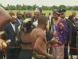 Mbeki, Mugabe arrive for Southern African summit News Clip