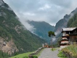 Timelapse, people on the Bhratang Road and Tree, Himalayas Stock Footage