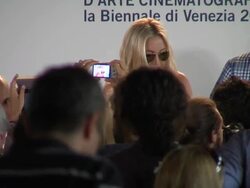 Kate Hudson at Press Conference Arrivals: The Reluctant Fundamentalist: 69th Venice Film Festival on August 29, 2012 in Venice, Italy (Footage by WireImage Video/Getty Images) Stock Footage