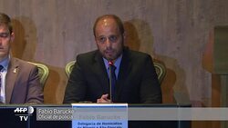 VOICED : Cientos de policias detenidos en operacion antidrogas en Rio News Clip