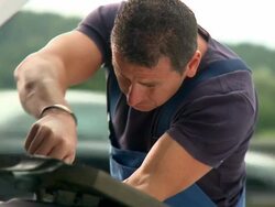 HD: Mechanic Stock Footage