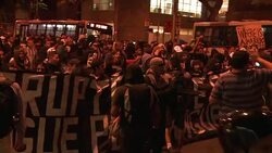 CLEAN : Black Bloc anarchists join other News Clip