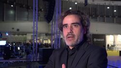 Old and new gaming tech at Spain's biggest gaming fair Instructional Video