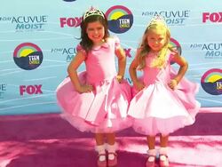 Sophia Grace Brownlee, Rosie McClelland at 2012 Teen Choice Awards Stock Footage