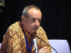 End to bickering urged to achieve new climate pact, closing ceremony News Clip