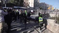 VOICED : 4 muertos en Jerusalen por ataque armado News Clip