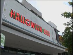 'Alien' halloween costume raises concerns among immigrants News Clip